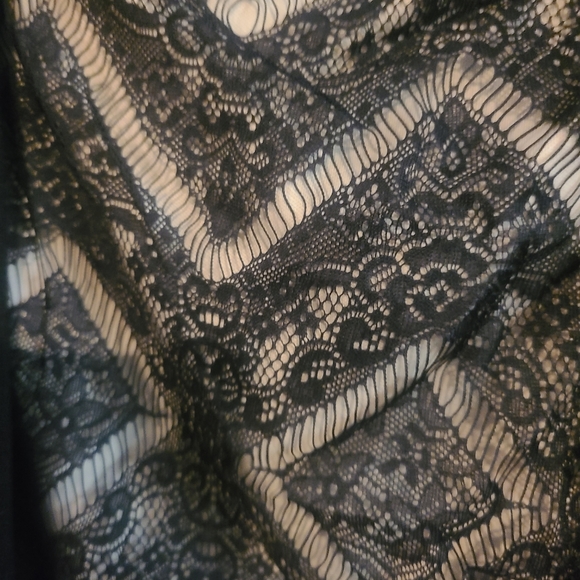 🏷3/$15🏷 AGB Long Sleeve Layered Black Lace Top - Size XL - Picture 2 of 6